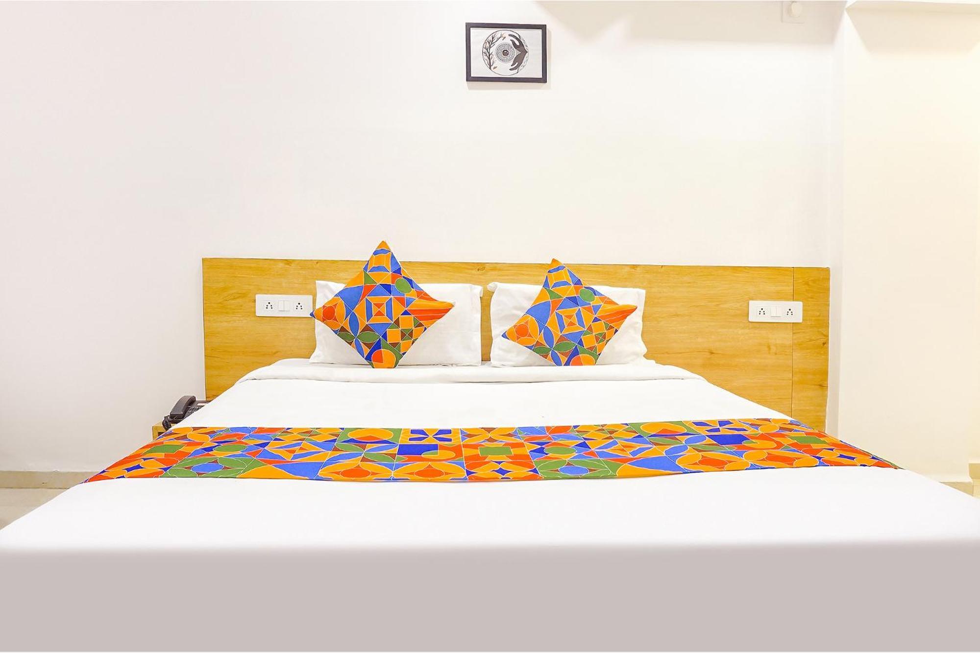 Fabhotel Saffron Inn I - Nr Darshan Museum Pune Extérieur photo