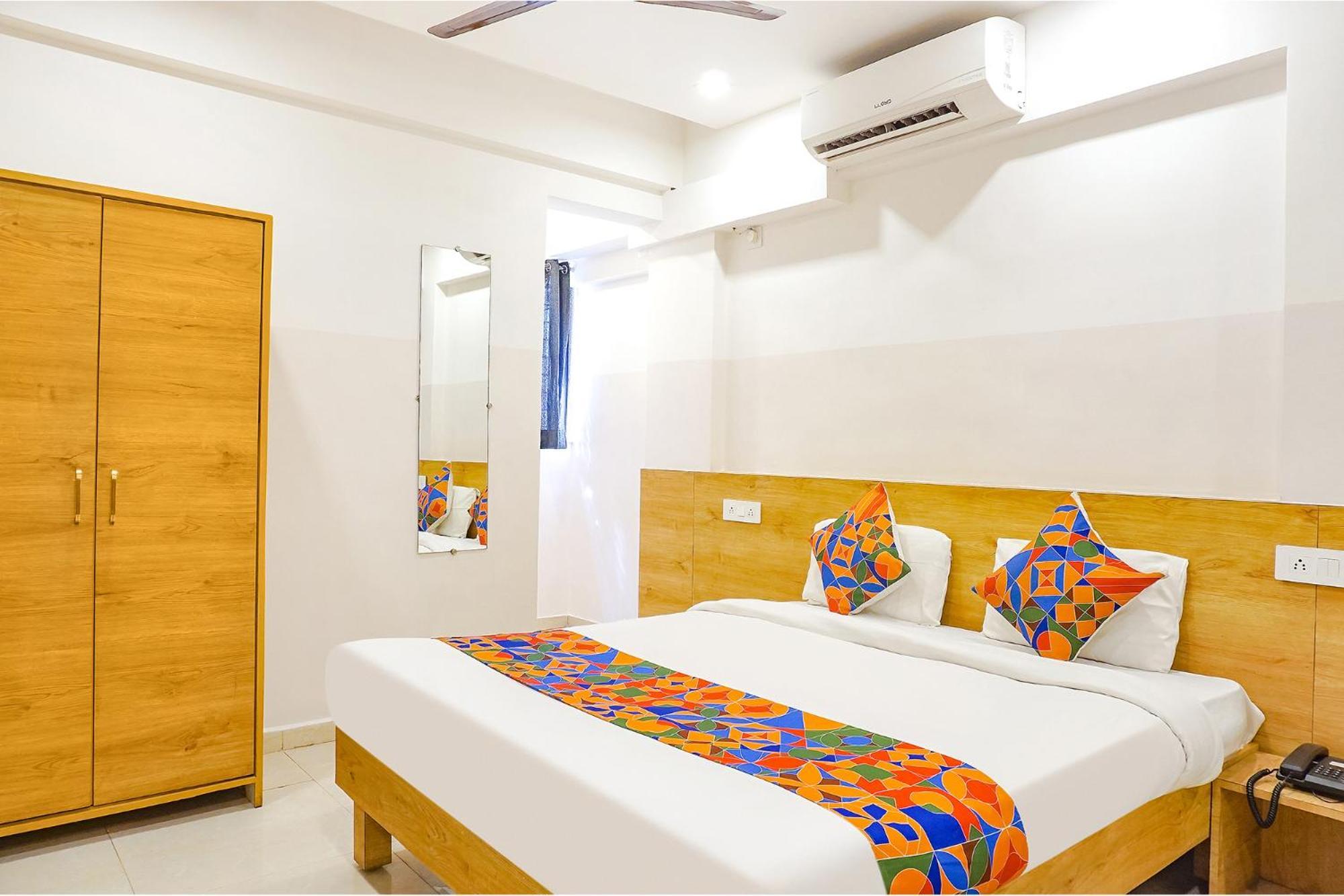 Fabhotel Saffron Inn I - Nr Darshan Museum Pune Extérieur photo