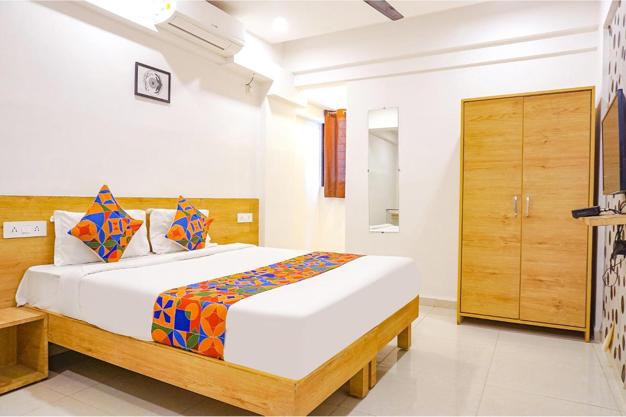 Fabhotel Saffron Inn I - Nr Darshan Museum Pune Extérieur photo