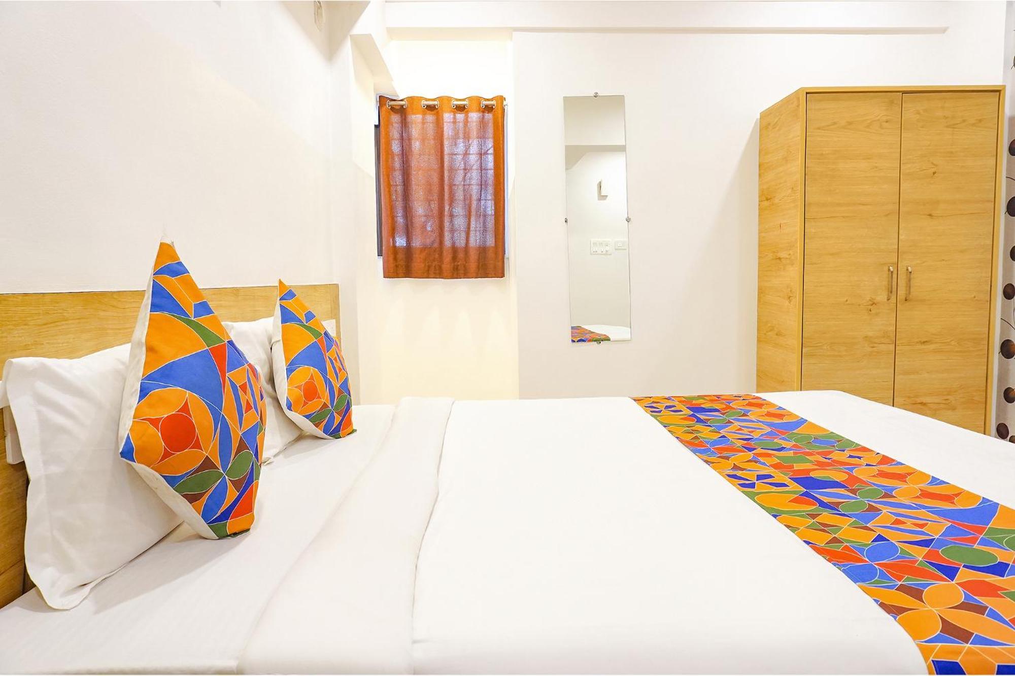 Fabhotel Saffron Inn I - Nr Darshan Museum Pune Extérieur photo